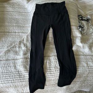 lululemon size 4 cropped leggings